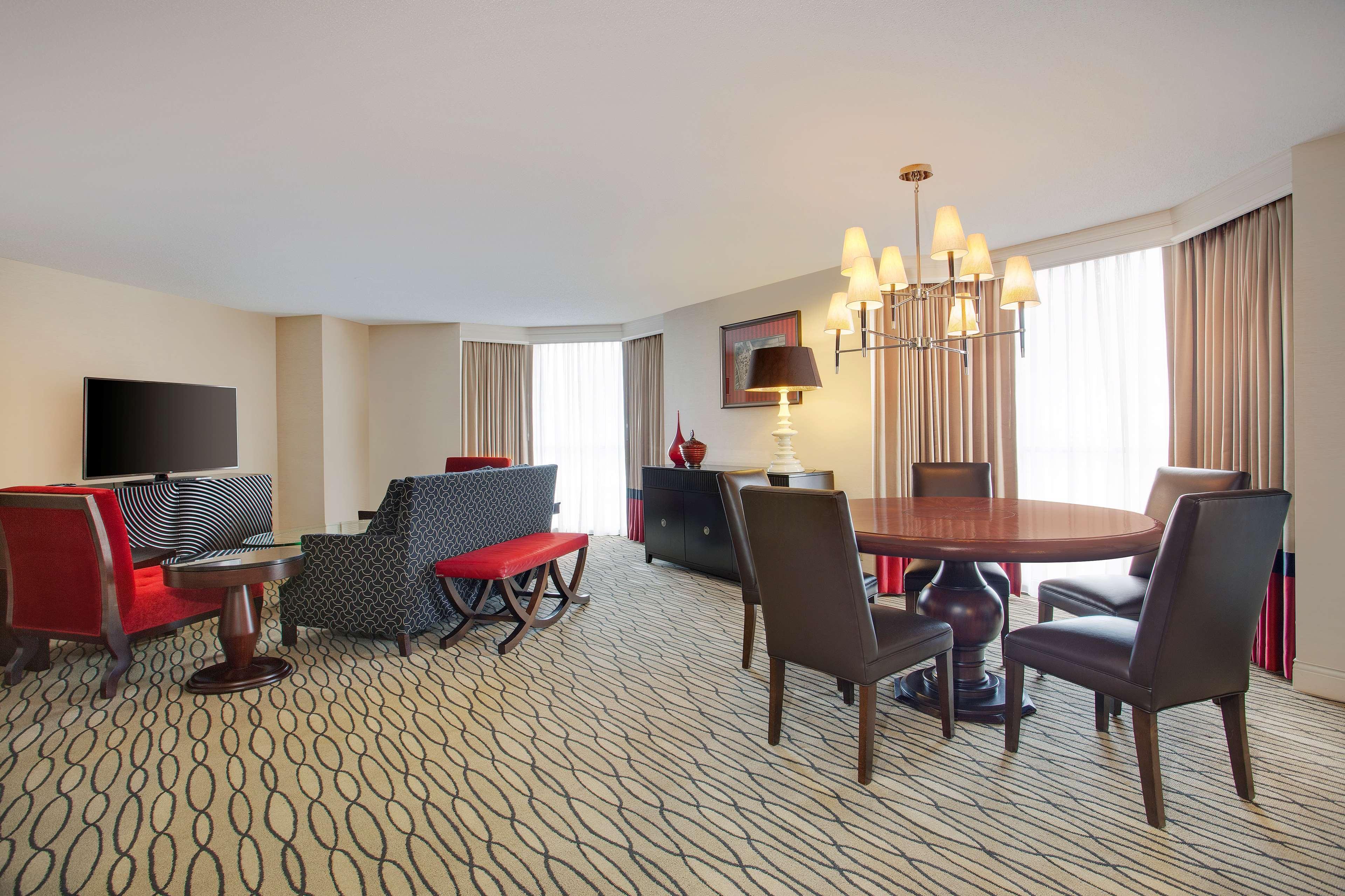 Отель Hilton Rosemont Chicago O'Hare Экстерьер фото