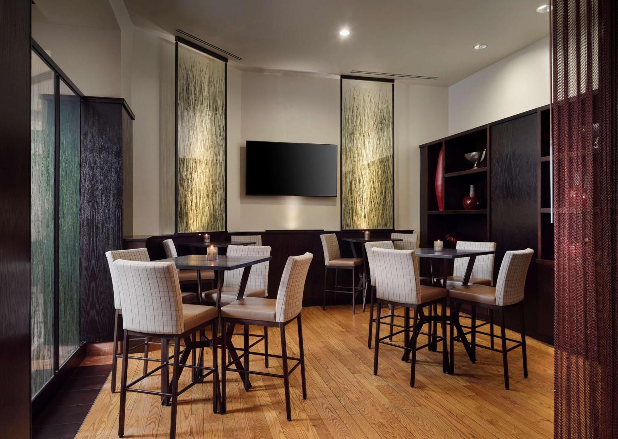 Отель Hilton Rosemont Chicago O'Hare Экстерьер фото