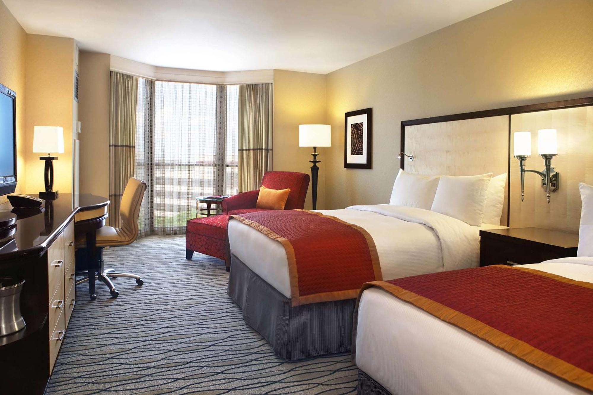 Отель Hilton Rosemont Chicago O'Hare Экстерьер фото