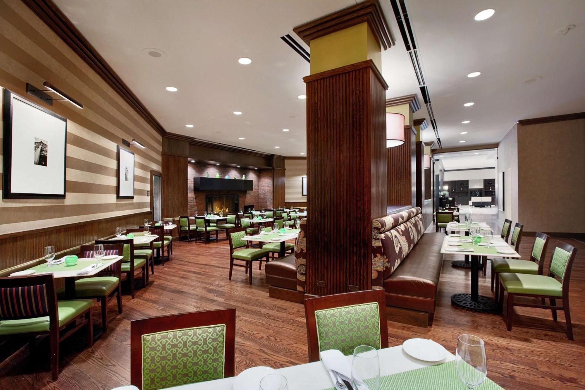 Отель Hilton Rosemont Chicago O'Hare Экстерьер фото